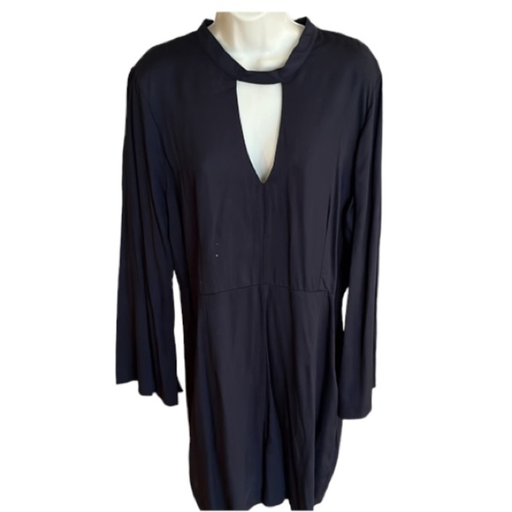 JustFab size XXL Black long sleeve romper fits 14-16 front keyhole open back